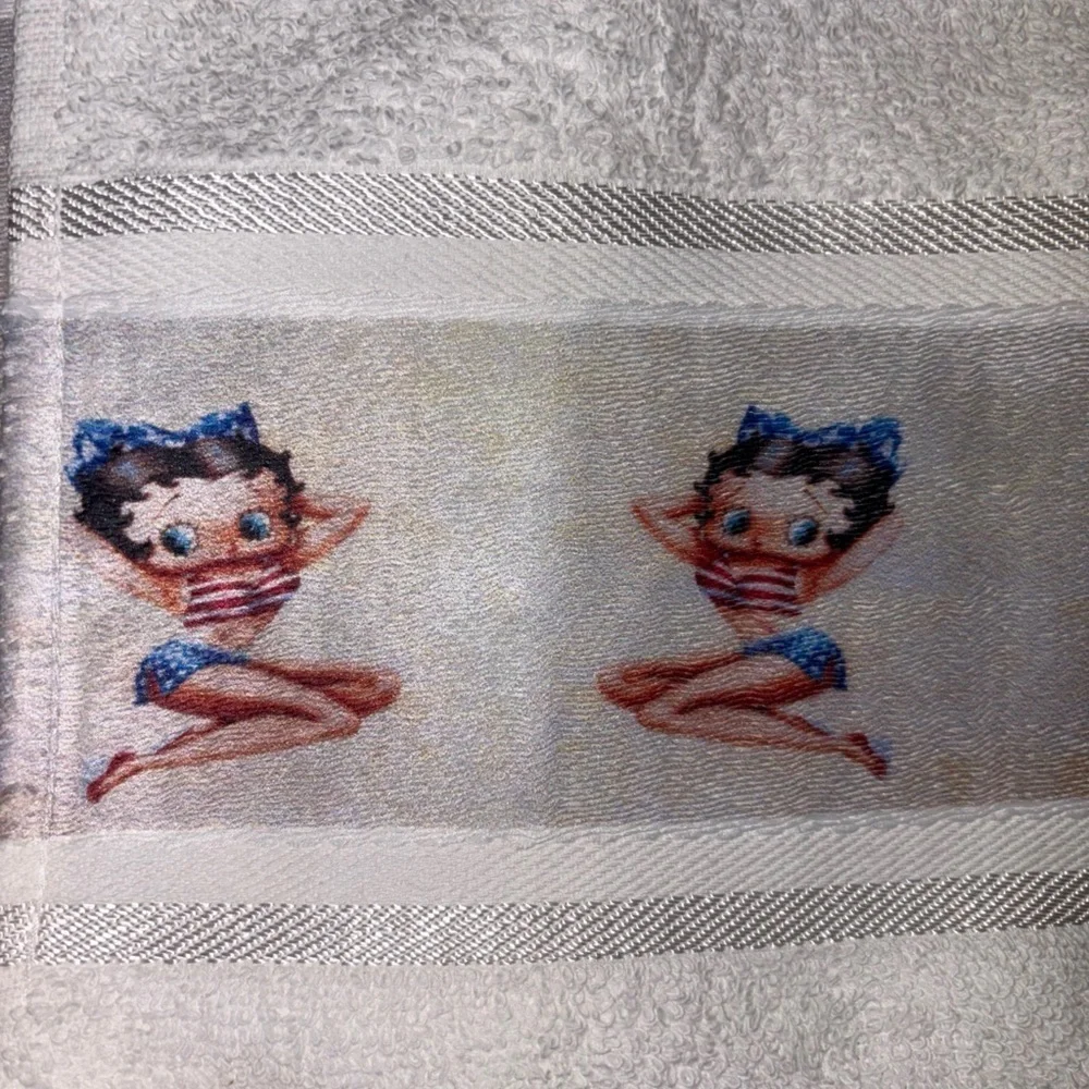 Betty Boop Bath Towel Set